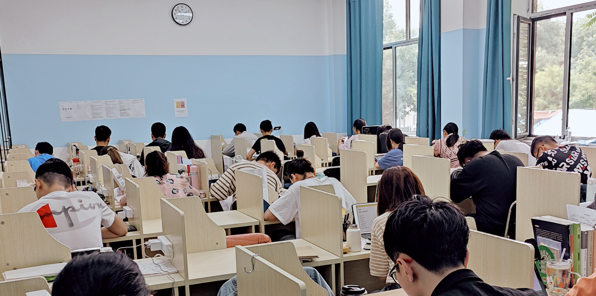 文山考研寄宿学校-学习氛围